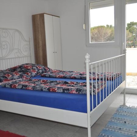 Familien Ferienhaus Vir Croatia 150M Strand Restaurant Einkaufen Exteriér fotografie
