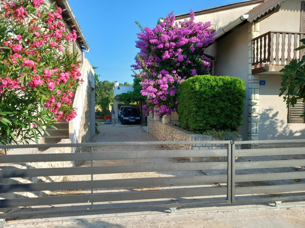 Familien Ferienhaus Vir Croatia 150M Strand Restaurant Einkaufen Exteriér fotografie